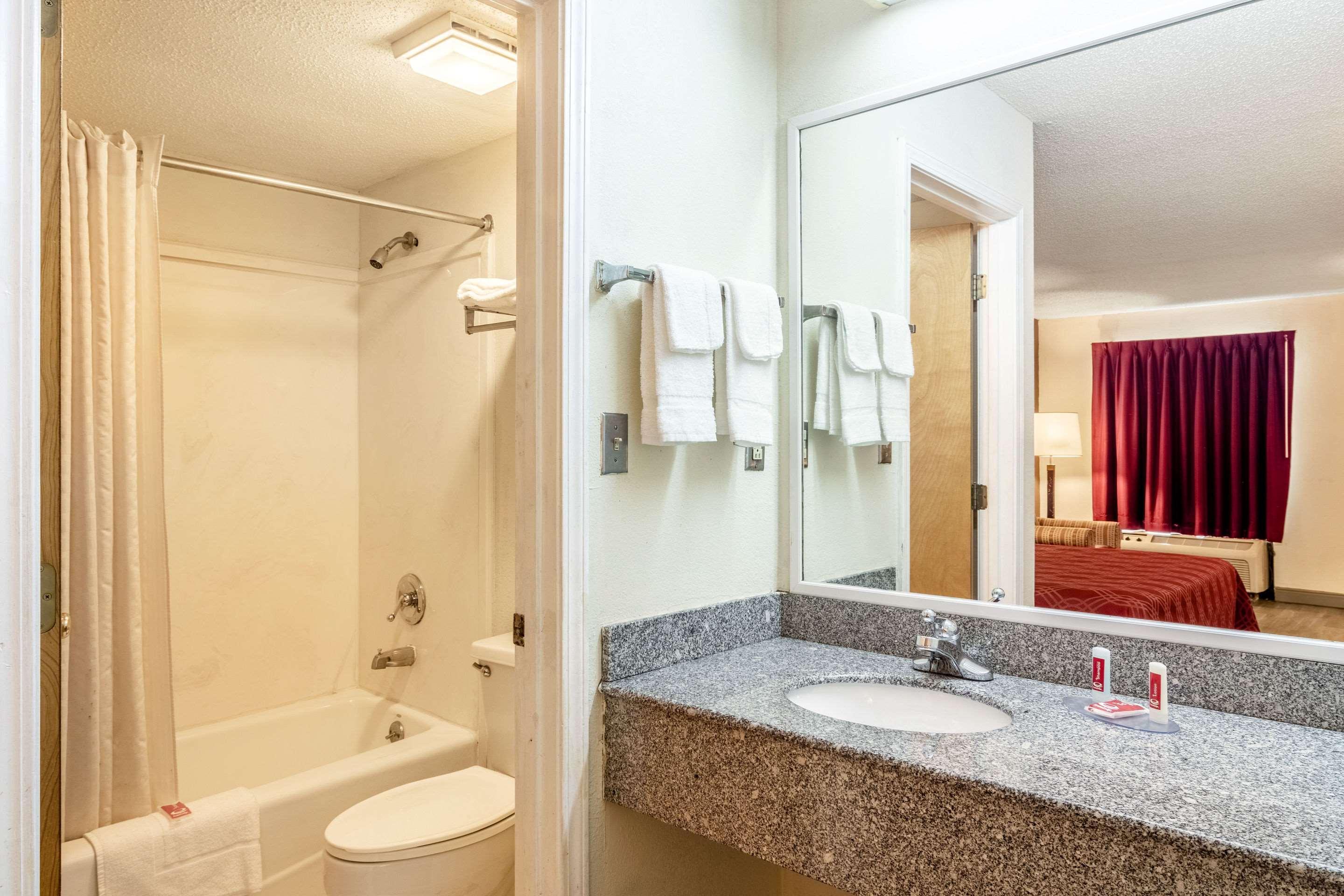Econo Lodge Acworth Eksteriør billede